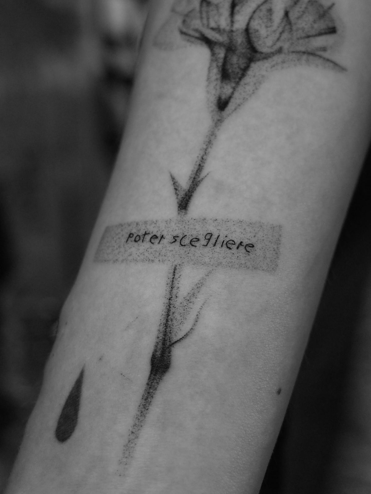 Choosing sets you free, micro-realistic tattoo on the forearm by Bobby, STUDIO MIBO