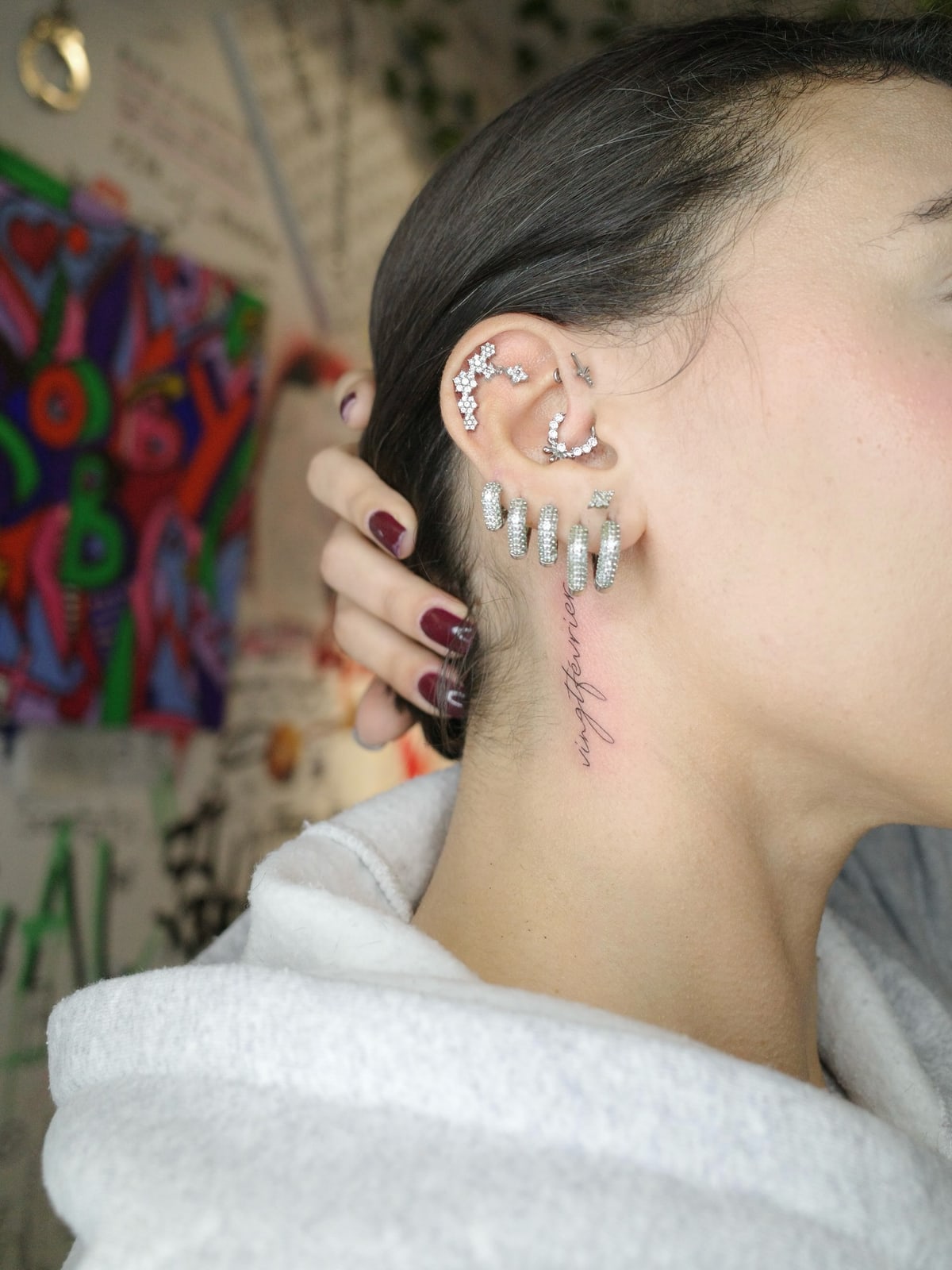 Vingt février, lettering tattoo on the neck by Mike, STUDIO MIBO
