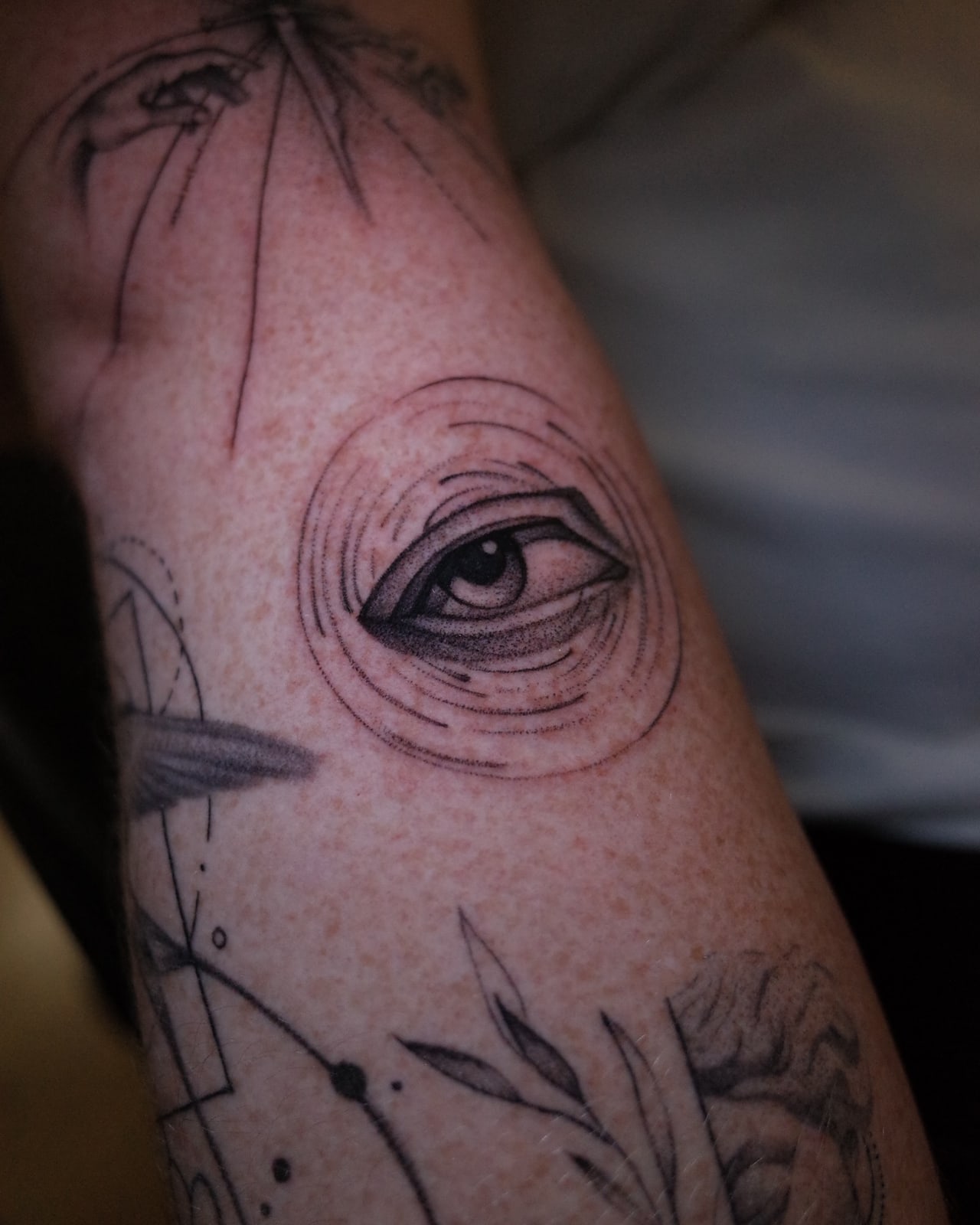 Occhio, tatuaggio realistico sull'avambraccio di Bobby, STUDIO MIBO