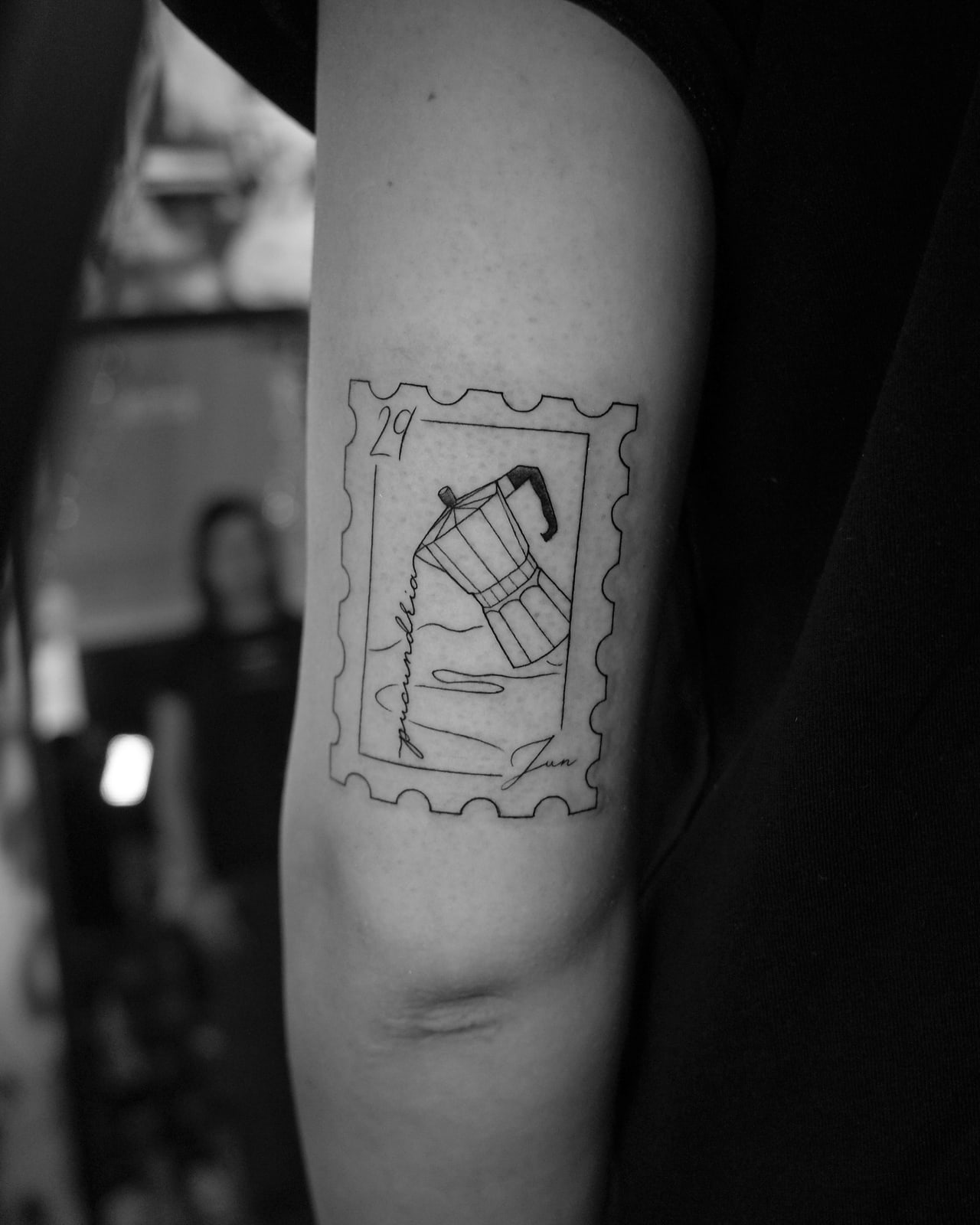 A' pucundria, tatuaggio fine line sull'avambraccio di Mike, STUDIO MIBO